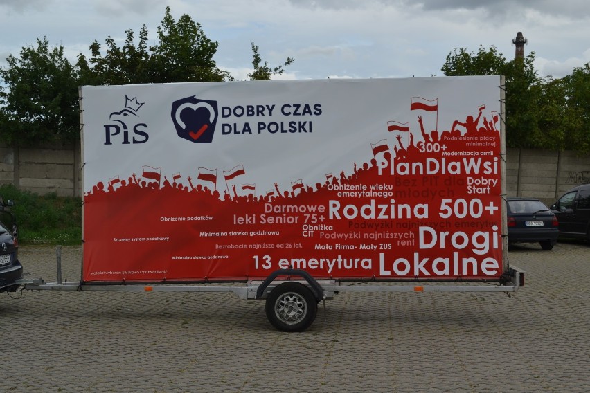 Pruszcz Gdański: Przedstawiciele PiS zaprezentowali swój billboard i rozpoczęli kampanię wyborczą