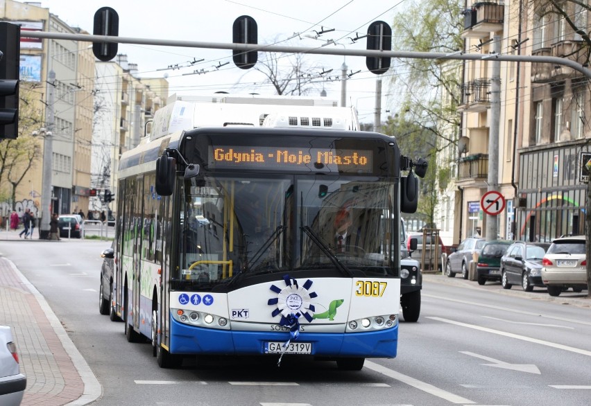 Hybryda trolejbusu i autobusu elektrycznego wyjedzie na ulice Gdyni. Taki pojazd dojedzie bez zasilania z trakcji nawet do Pogórza!
