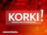 Wypadek na A2. Gigantyczne korki w kierunku Warszawy a na drodze... czekolada