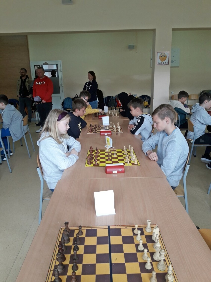 W SP nr 6 w Kościerzynie odbył się turniej szachowy. Zgłosiło się 60 uczniów ze szkół podstawowych i ,,zerówek”