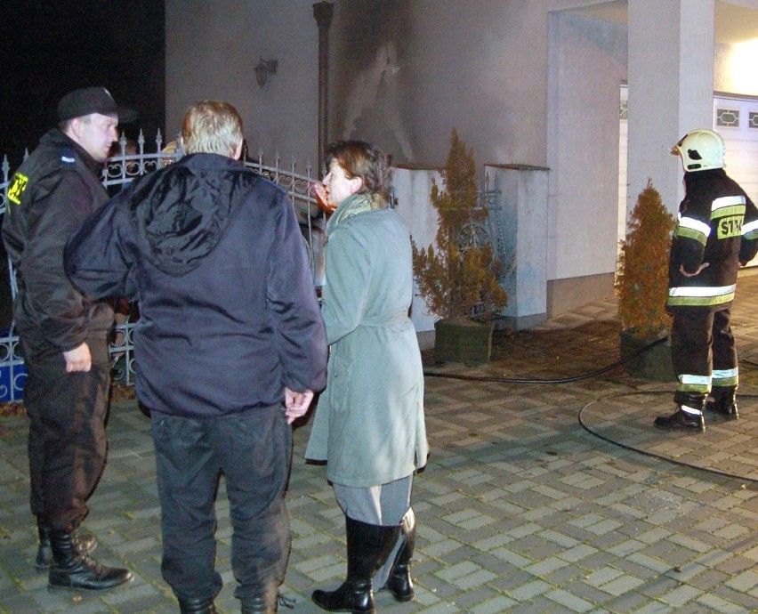Policja poszukuje sprawcy próby podpalenia domu przy ul....