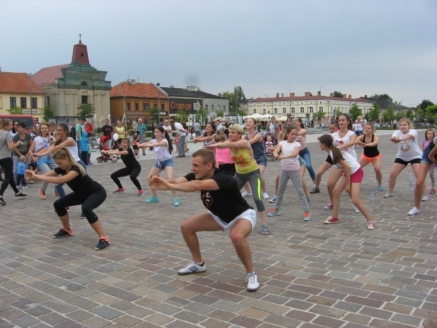 Maraton fitness odbył się na pl. Kościuszki w Tomaszowie