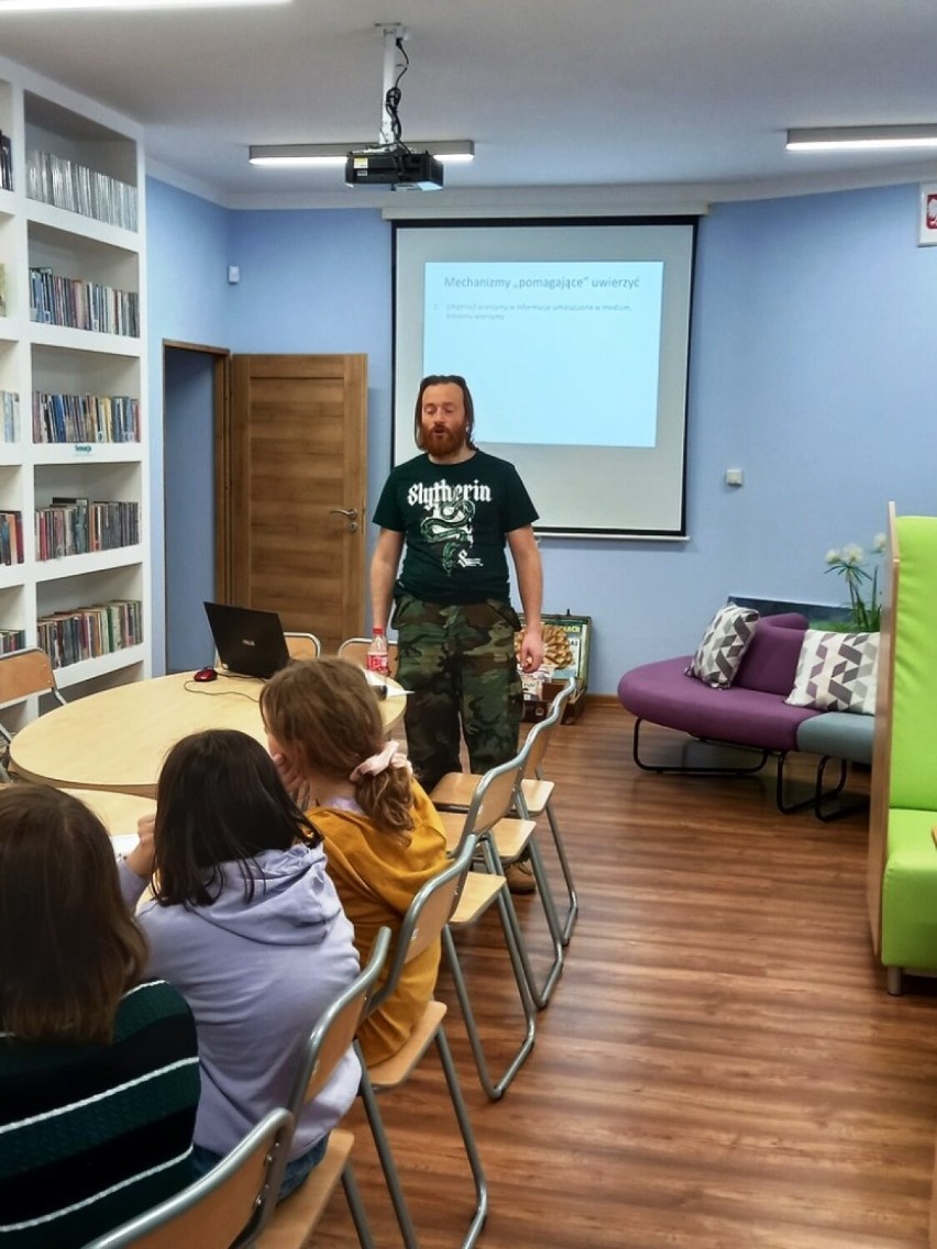 Uczniowie gminy Kłodzko uczyli się rozpoznawać dezinformację