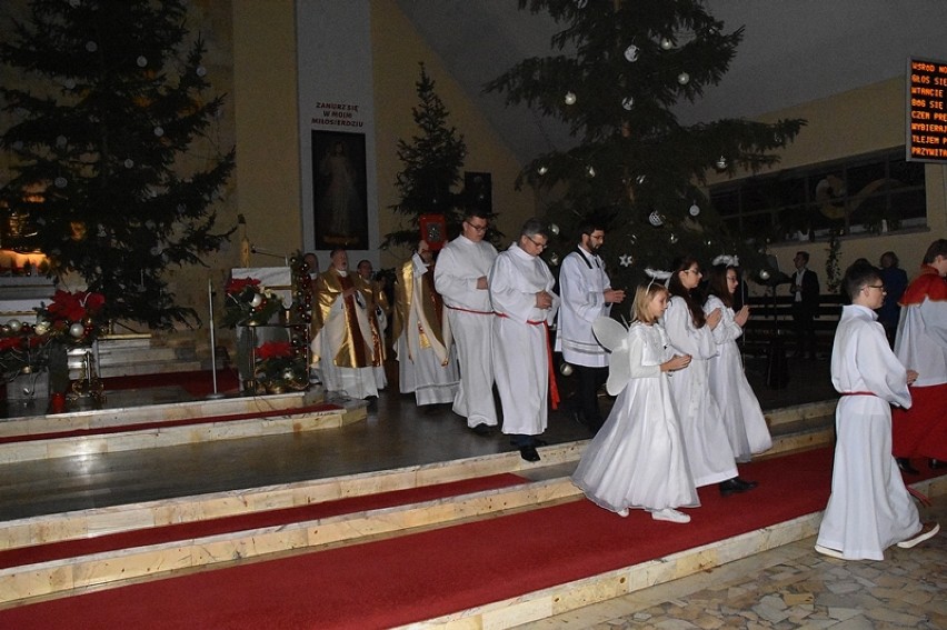 Bełchatów. Pasterka w parafii Najświętszej Maryi Panny Matki Kościoła i Św. Barbary