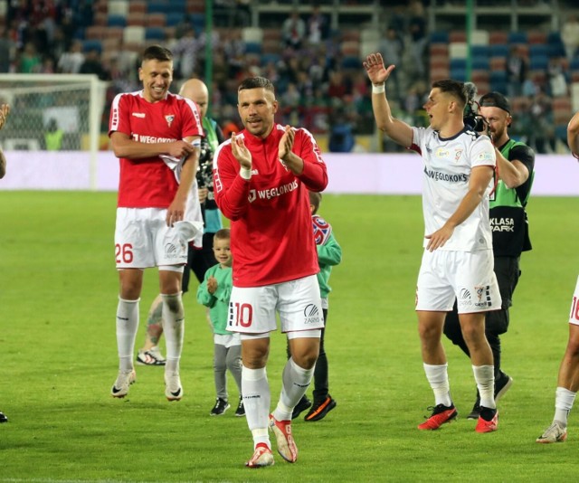 Lukas Podolski strzelił zwycięskiego gola dla Górnika Zabrze w meczu z Ruchem Chorzów.
Zobacz kolejne zdjęcia. Przesuwaj zdjęcia w prawo - naciśnij strzałkę lub przycisk NASTĘPNE