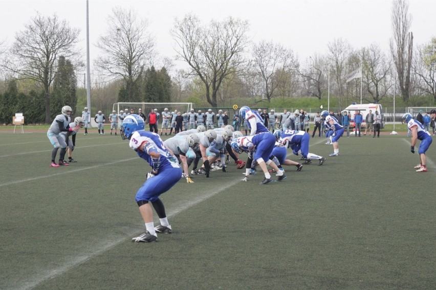 Futbol amerykański, Warszawa. Sensacja i pierwsze zwycięstwo