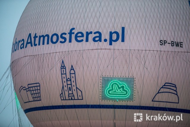 Balon widokowy na Bulwarze Wołyńskim zaczął informować o stanie zanieczyszczenia powietrza.