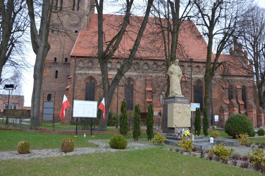 Lębork. W 11 rocznicę oddali hołd ofiarom Katastrofy Smoleńskiej