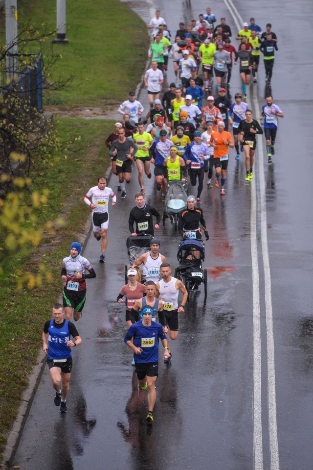 Niedzielne zmagania w 5 AmberExpo Półmaratonie Gdańsk przebiegały w deszczowej pogodzie