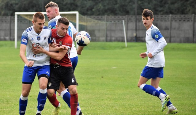 Półfinał Pucharu Polski oświęcimskiego podokręgu: LKS Rajsko - Unia Oświęcim 1:1, po karnych 4:3. Czwartoligowiec z Oświęcimia znalazł się za pucharową burtą.