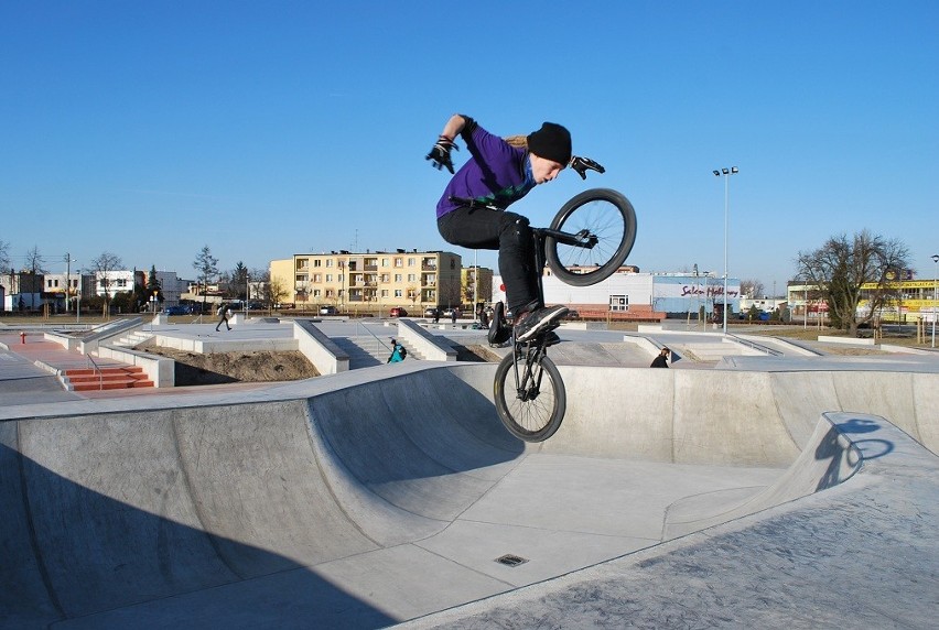 Leszno: Budowa Skateplazy okazała się strzałem w dziesiątkę. To miejsce tętni życiem [ZDJĘCIA]