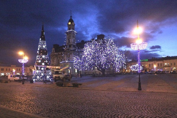 Sądecki rynek w świątecznym wystroju. Jak Wam się podoba? [ZDJĘCIA]