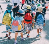 Kolorowanki edukacyjne "Bezpieczni na drodze" za darmo dla dzieci z "zerówki" i dla pierwszaków