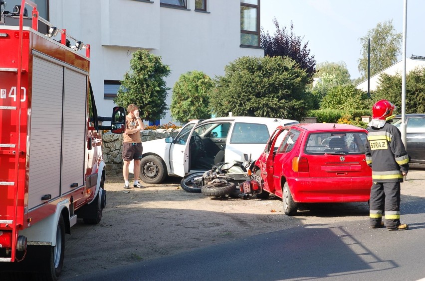 Zderzenie motocyklisty z volkswagenem w Wolsztynie