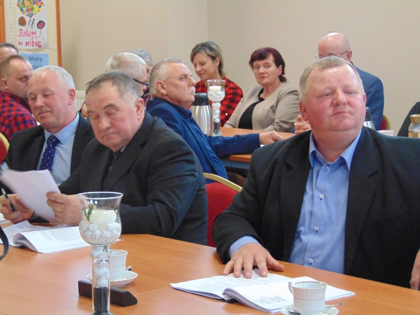 Radny Zenon Tomaszewski ponownie chciał przeforsować wniosek dotyczący modernizacji drogi Wierzchy - Świerczyna