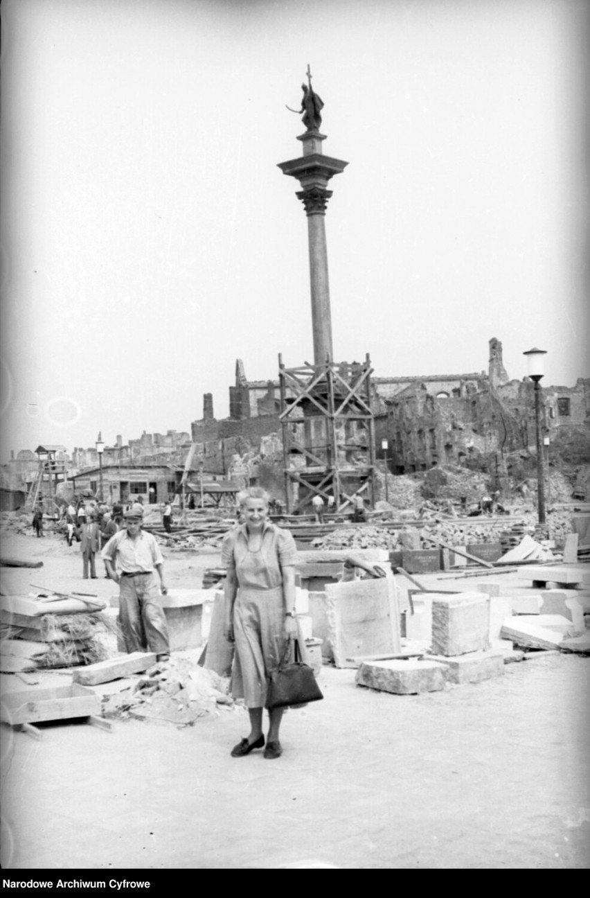 Odbudowa kolumny w 1949 roku