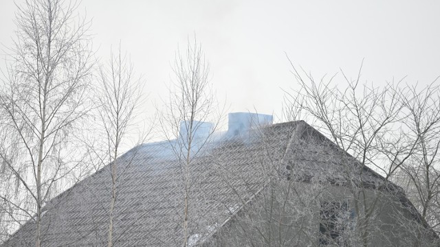 Pożar domu w Grucie w powiecie grudziądzkim. W akcji siedem zastępów straży pożarnej