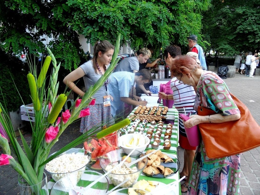 Piknik sąsiedzki mieszkańców Superjednostki. W ramach projektu Super Ogród [ZDJĘCIA]