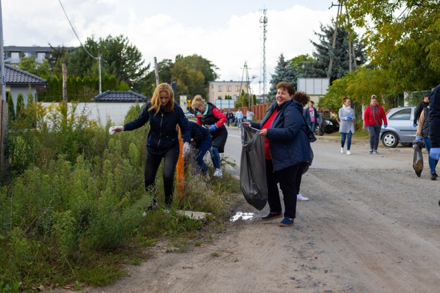 W miniony weekend mieszkańcy chętnie zaangażowali się w sprzątanie ulic Grójca i okolic.