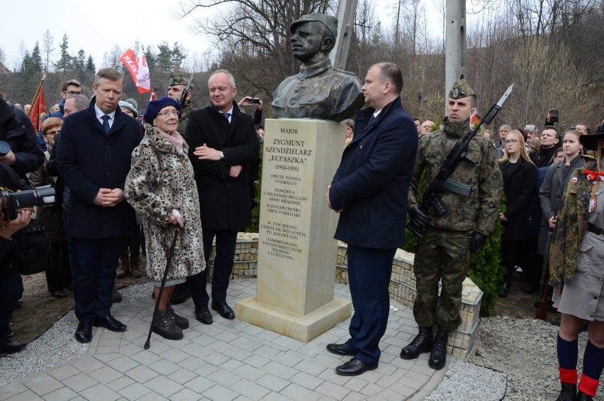 Osielec. Odsłonili pomnik mjr Szendzielarza ps. Łupaszka [ZDJĘCIA]