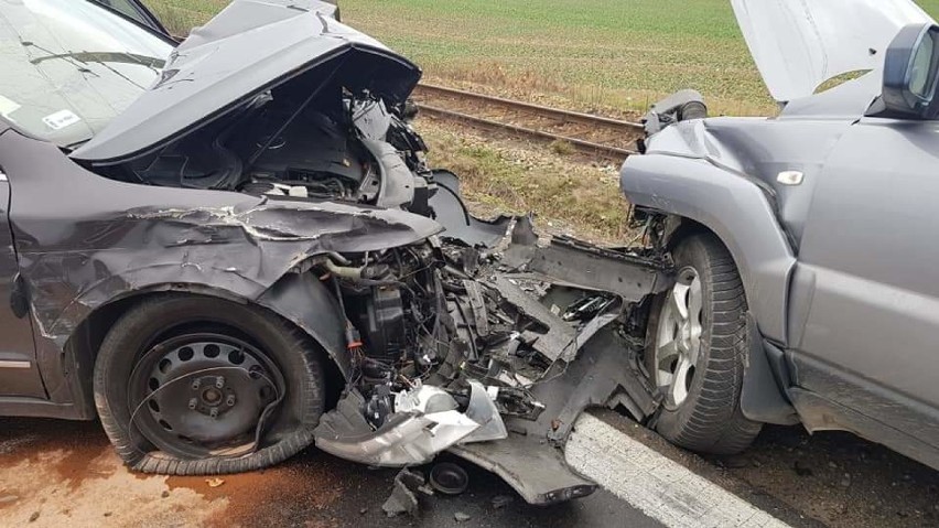 Wypadek na drodze między Legnicą, a Złotoryją. Są ranni [ZDJĘCIA] 