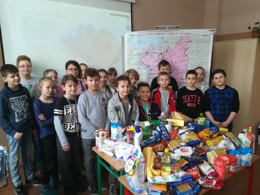 Uczniowie zebrali prawie 200 kg darów dla Kresowiaków!