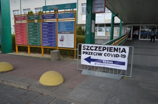Punkt szczepień szpitala na radomskim Józefowie ma wolne terminy jeszcze na ten tydzień. Placówka ma preparat Pfizera.
