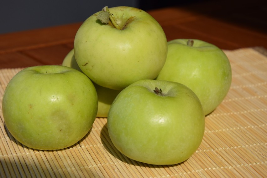 Ciasto z jabłkami i kremem (PRZEPIS) Przepis na tzw. Fale Dunaju