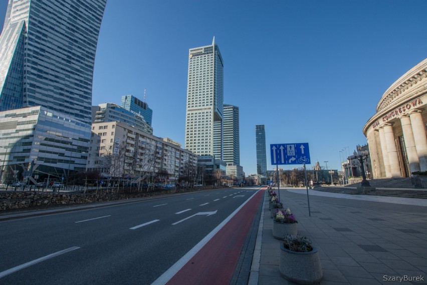 Warszawa jak po apokalipsie. Przerażający widok pustego miasta w samym centrum