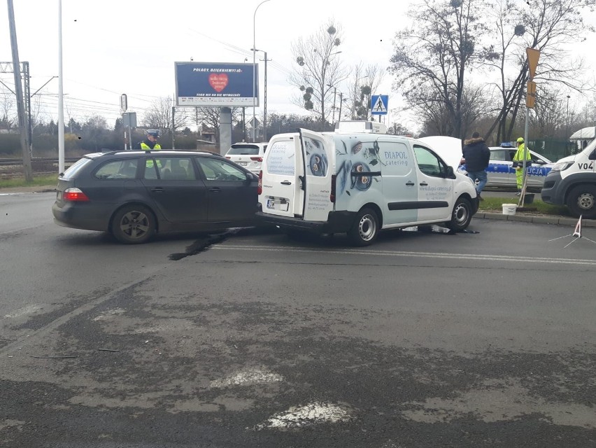 Wrocław. Uwaga, wypadek na Gądowie Małym. Utrudnienia w MPK. Zobaczcie zdjęcia