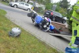 Bardzo poważny wypadek motocyklisty na alei Jana Pawła II we Włocławku. 25-latek w ciężkim stanie [zdjęcia]