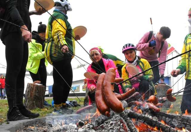 Rajdy rowerowe z PTTK Strzelno oraz z KTR Goplanie zakończy turystyczne ognisko z pieczeniem kiełbasek