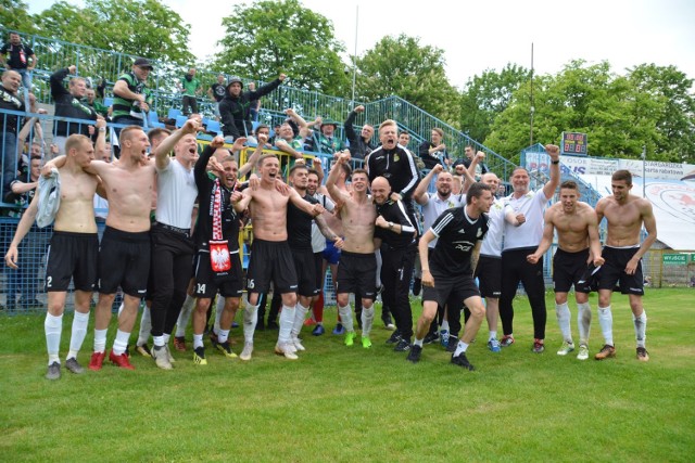 Radość po wywalczeniu awansu przez PGE GKS Bełchatów do Fortuna 1. Ligi była niesamowita. Nie zabrakło łez szczęścia