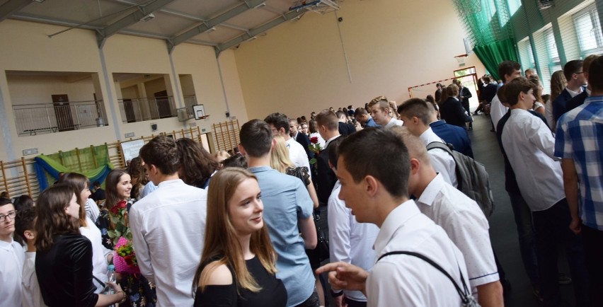 Zakończenie roku w ZS nr 2 w Kraśniku. Uczniowie odebrali swoje świadectwa i nagrody (ZDJĘCIA)
