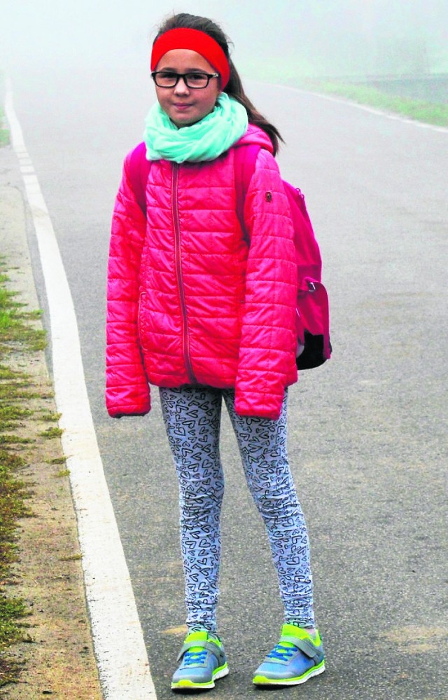 Dagmara Rudnik do szkoły ma ponad trzy kilometry i na razie chodzi na lekcje pieszo. Jej rodzice boją się, co będzie zimą
