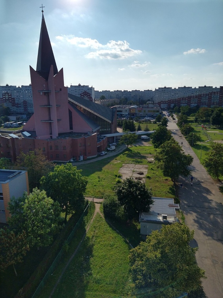 Mieszkańcy Legnicy mają takie widoki z wieżowców na wyłączność. Oto jak wygląda Legnica z okien wieżowców! [ZDJĘCIA CZYTENIKÓW]