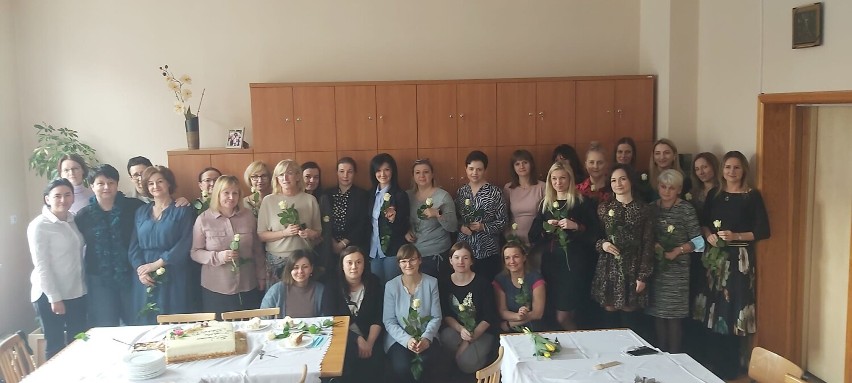 Dzień Kobiet 2022 w wieluńskich szkołach średnich 