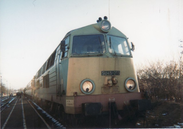 Po roku 2000 władze województwa pomorskiego uruchomiły 2 pociągi kursujące na trasie Toruń - Grudziądz - Malbork - Gdynia - Słupsk. 

Otrzymały one nazwę "Bursztyn" (poranna relacja) i "Liwa" (popołudniowa). Podróż pociągami Bursztyn i Liwa była dosyć przyjemna, pociągi składały się z wagonów przedziałowych (normalnie pociągi osobowe przejeżdżające przez Sztum składały się z wagonów piętrowych).