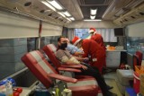 Akcja zbiórki krwi W Opolu. Nie brakowało w niedzielę św. Mikołajów gotowych podzielić się krwią