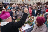 Bydgoska Święconka 2018. Mieszkańcy poświęcili pokarmy na Starym Rynku [zdjęcia, wideo]