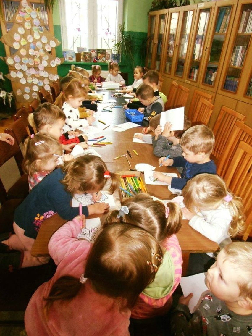 Przedszkolaki w szadkowskiej bibliotece