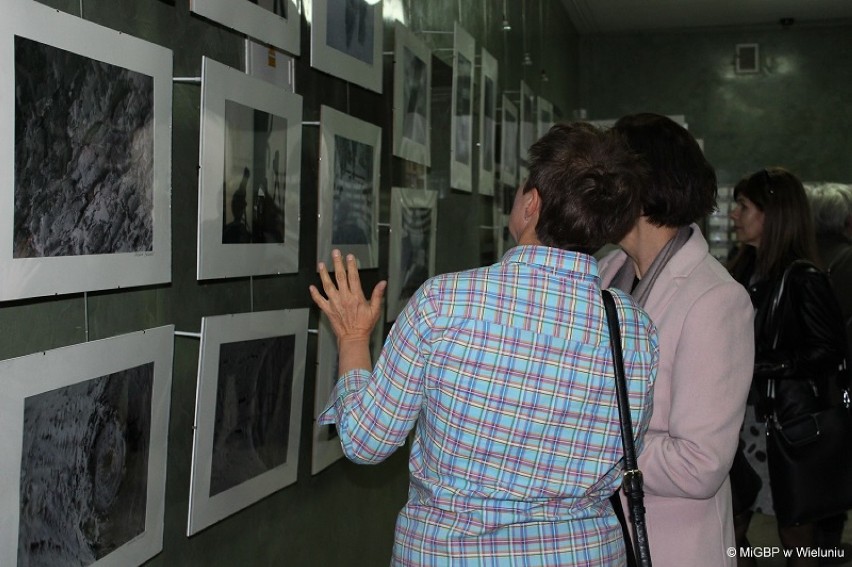 MiGBP w Wieluniu zorganizowała finisaż wystawy "Niekolorowy świat" [FOTO]