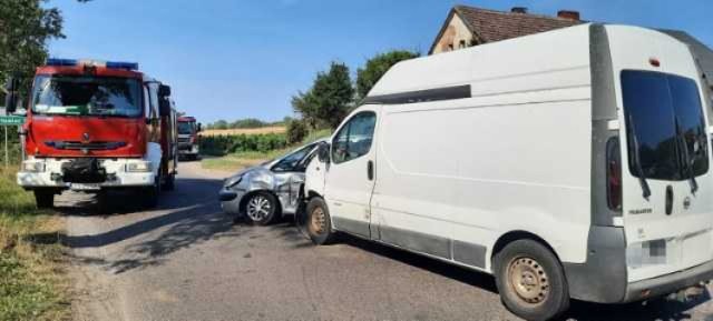 Do wypadku doszło na drodze nr 203 na skrzyżowaniu z drogą prowadzącą w kierunku Jarosławca.