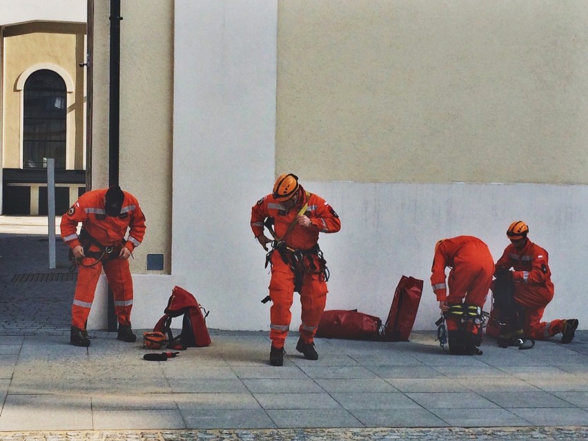 Ćwiczenia strażaków na terenie Starej Kopalni w Wałbrzychu