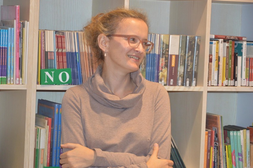 O marnotrawstwie i konsumpcjonizmie - Marta Sapała gościła w kartuskiej bibliotece [ZDJĘCIA]