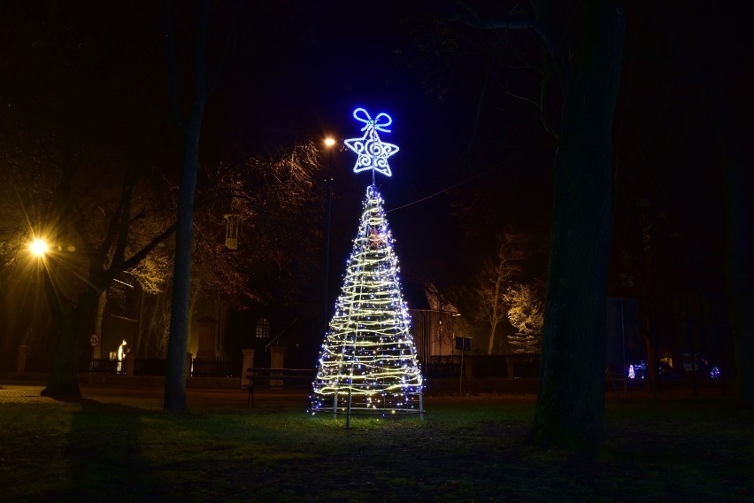 Boże Narodzenie na rynku w Gąsawie. Zobaczcie świąteczne iluminacje [zdjęcia]