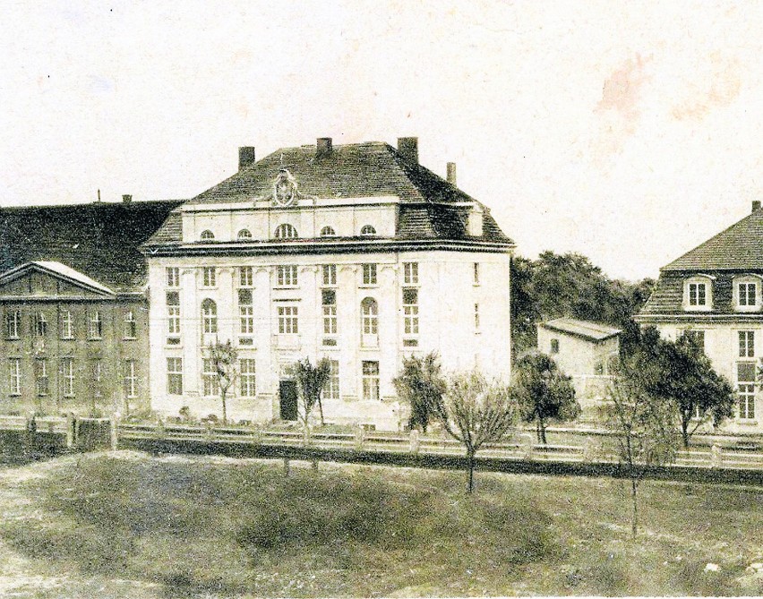 Rok 1926. Widok na gmach Banku Polskiego od strony...