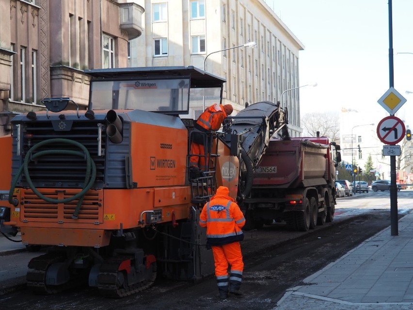 Jest pół miliarda na remonty ulic w Łodzi. Jakie to będą ulice? Kierowcy wreszcie powinni odczuć poprawę