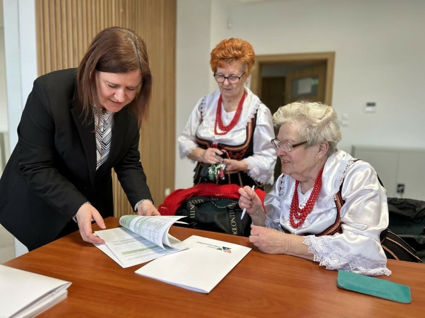 W Urzędzie Gminy Malechowo podpisano umowy ze stowarzyszeniami