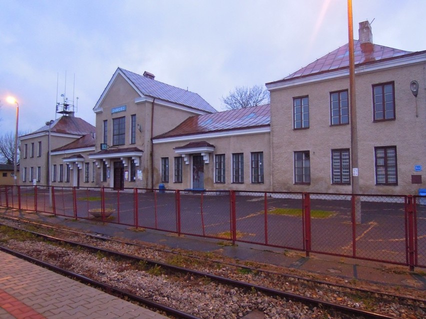 Dworzec PKP w Zamościu wciąż zamknięty na cztery spusty